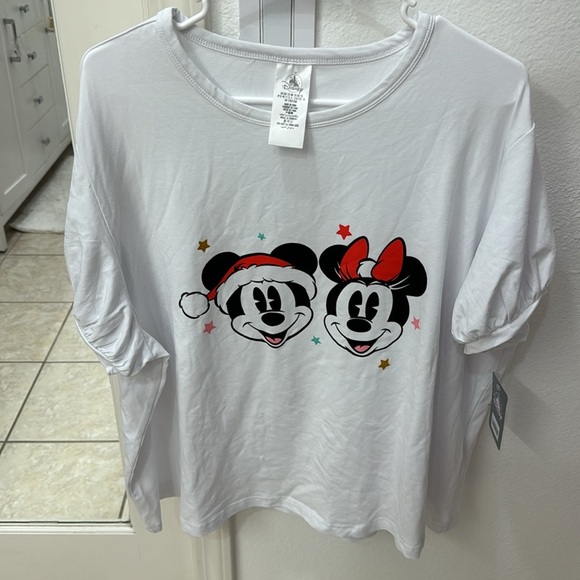 NEW Disney Mickey & Minnie Holiday Tee - Picture 6 of 9